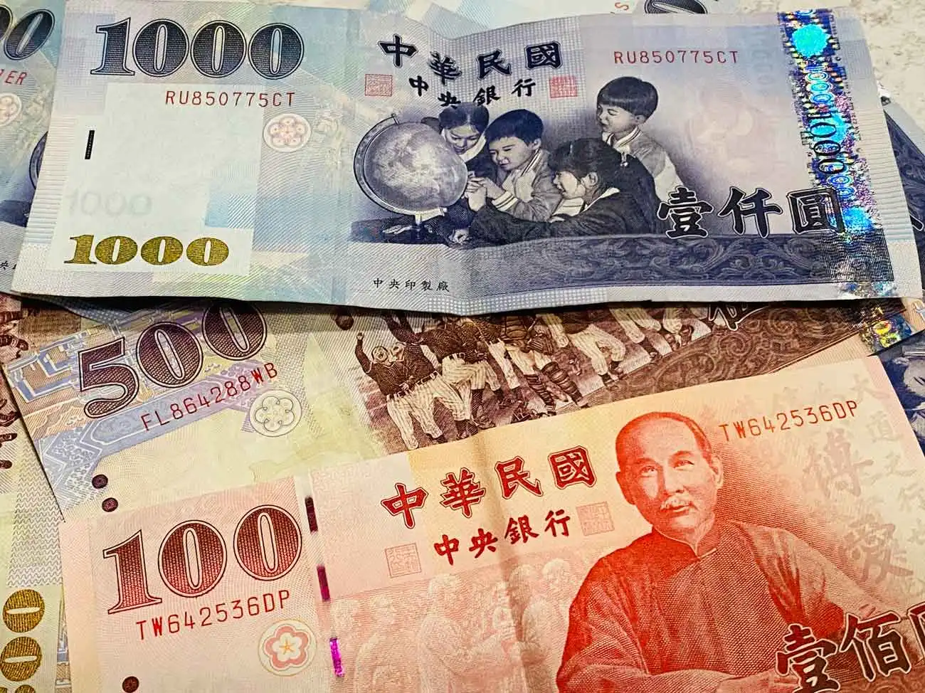 Học phí và sinh hoạt phí