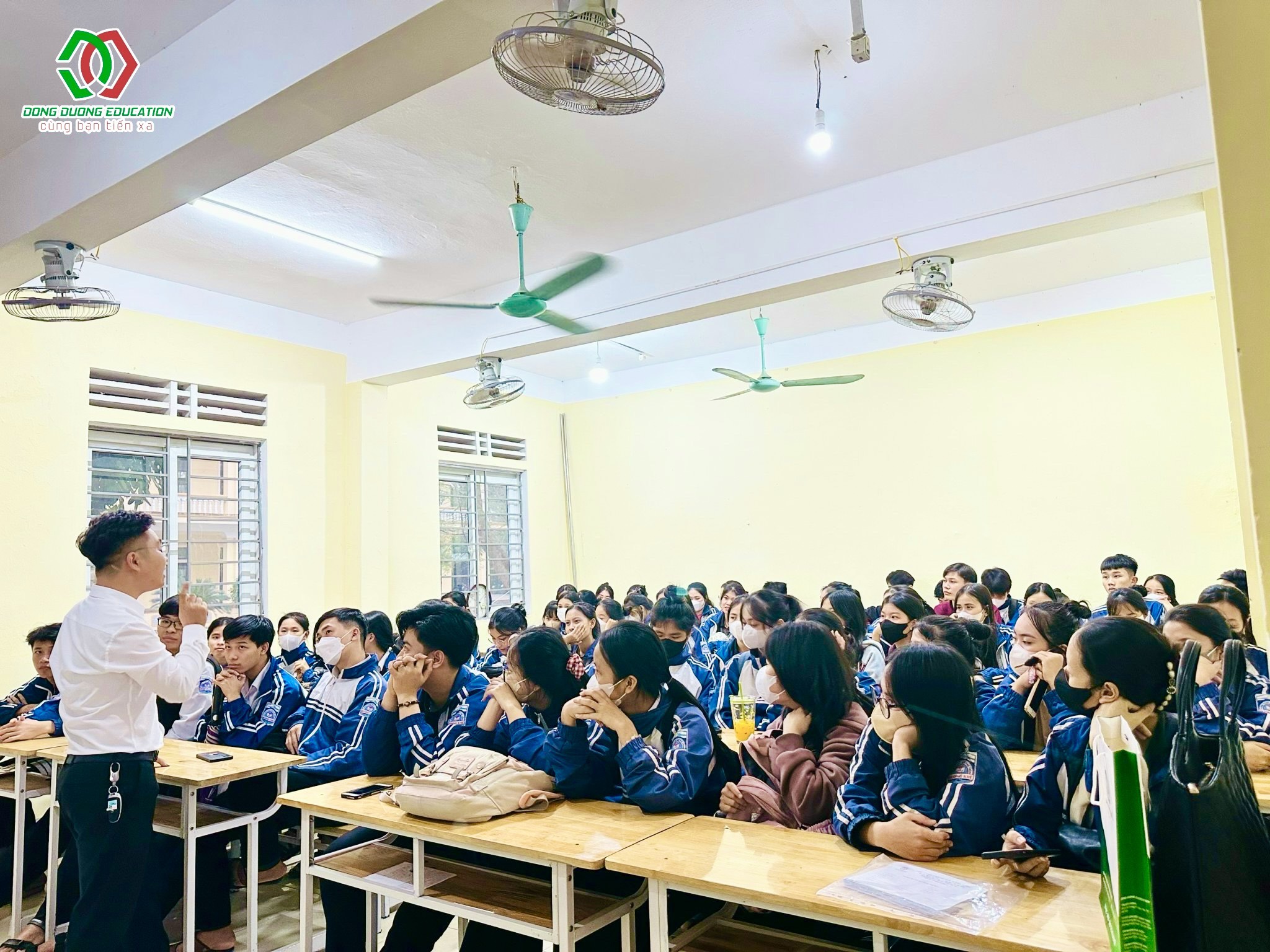 dongduongeducation-khai-giang-lop-hoc-tieng (1)